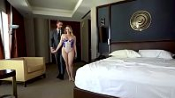 เย็ดลูกค้า เย็ดผู้จัดการ หีสีชมพู หีสวยเนียน หีฟิตสวย