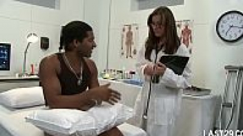 โม้คควยคนไข้ เลียหีหมอ เย็ดในห้องผ่าตัด เย็ดหีหมอสาว เย็ดคนไข้